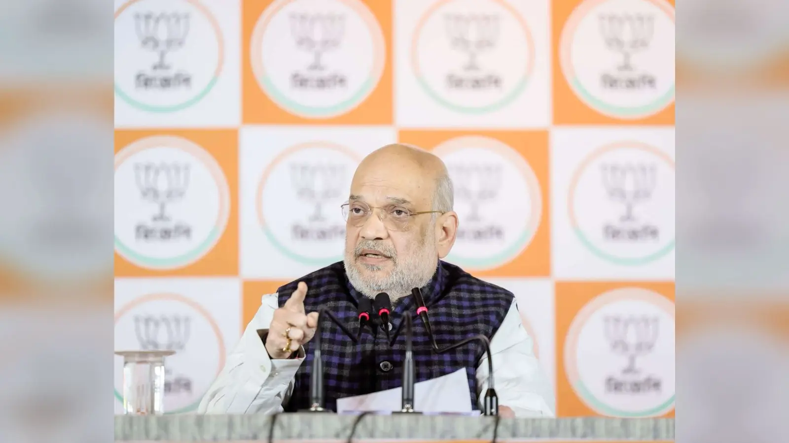 BJP: अधीर रंजन की पीएम से हुई मुलाकात के निकाले जा रहे राजनीतिक मायने
