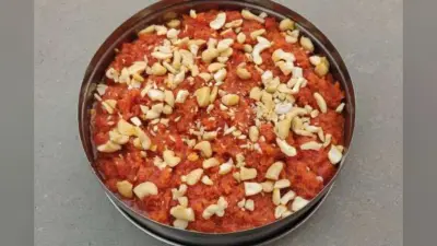 Amrud ka Halwa Recipe: सर्दियों में जरूर बनाएं अमरूद का हलवा, इस स्पेशल डिश को खाकर सभी कहेंगे वाह