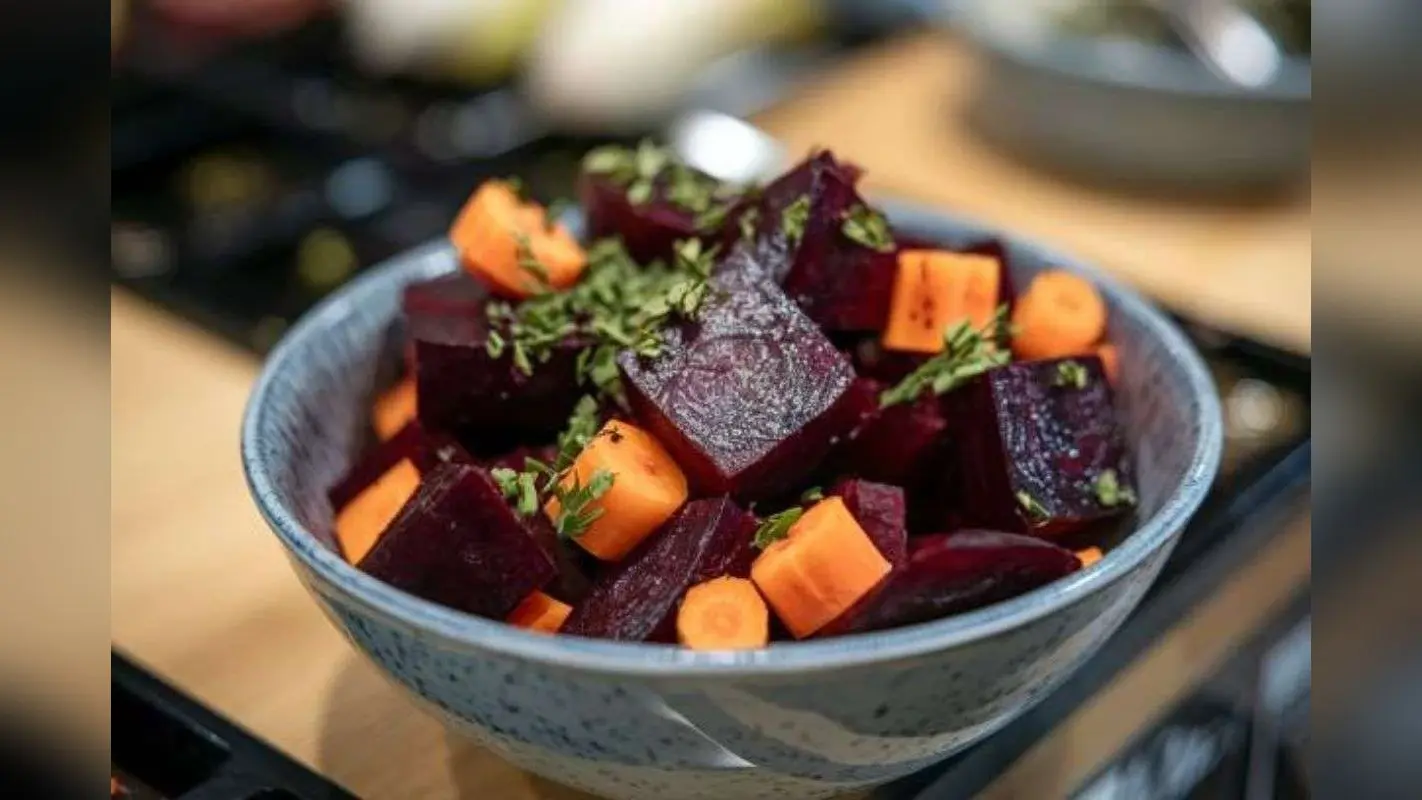 Beetroot Salad Benefits: बीमारियां रहेंगी कोसों दूर, बस डाइट में शामिल करें चुकंदर का सलाद