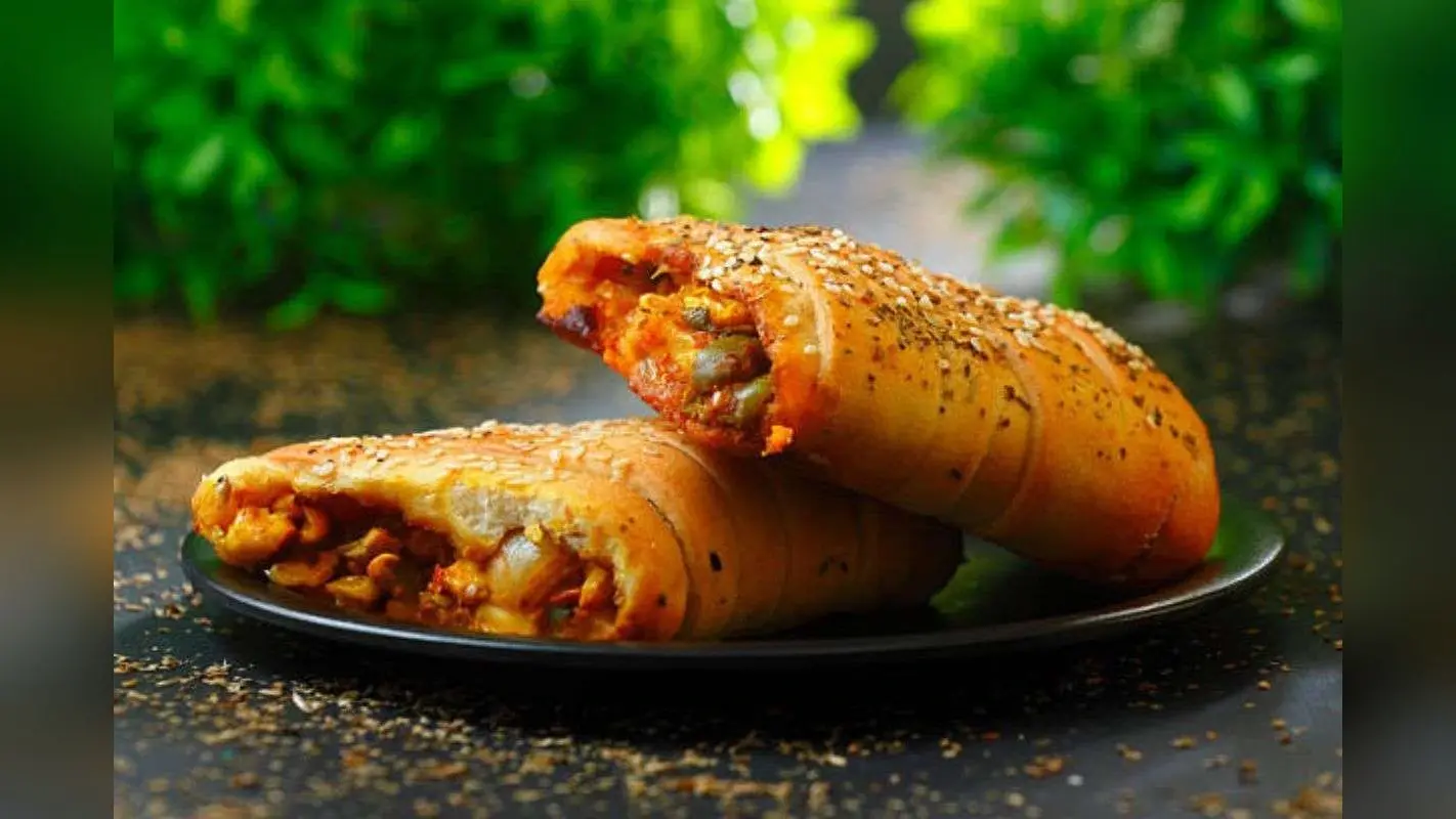 Sandwich Paratha Recipe: सुपरहिट सैंडविच पराठा खाकर बच्चे भी कहेंगे थैंक यू, ब्रेकफास्ट के लिए नोट करें रेसिपी