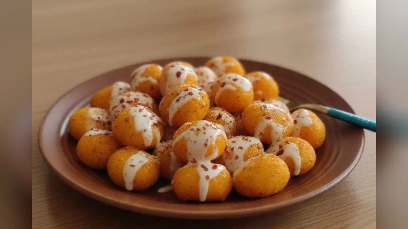 Cheesy Masala Potatoes Recipe: मिनटों में बनाएं चटपटा, क्रीमी और सुपर टेस्टी चीजी मसाला आलू स्नैक
