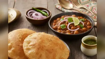 Smriti Irani favourite Chhole Bhature: दिल्ली की गलियों से आपके रसोई तक, जानिए स्मृति ईरानी स्टाइल छोले भटूर रेसिपी