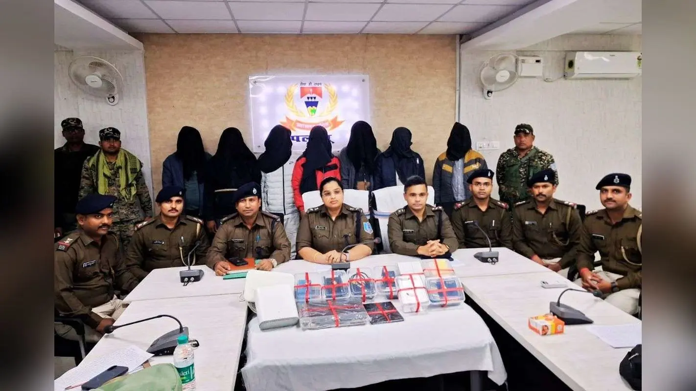 पलामू पुलिस की बड़ी कार्रवाई, ऑनलाइन गेमिंग/बेटिंग के नाम पर ठगी करने वाले 7 साइबर क्रिमिनल गिरफ्तार