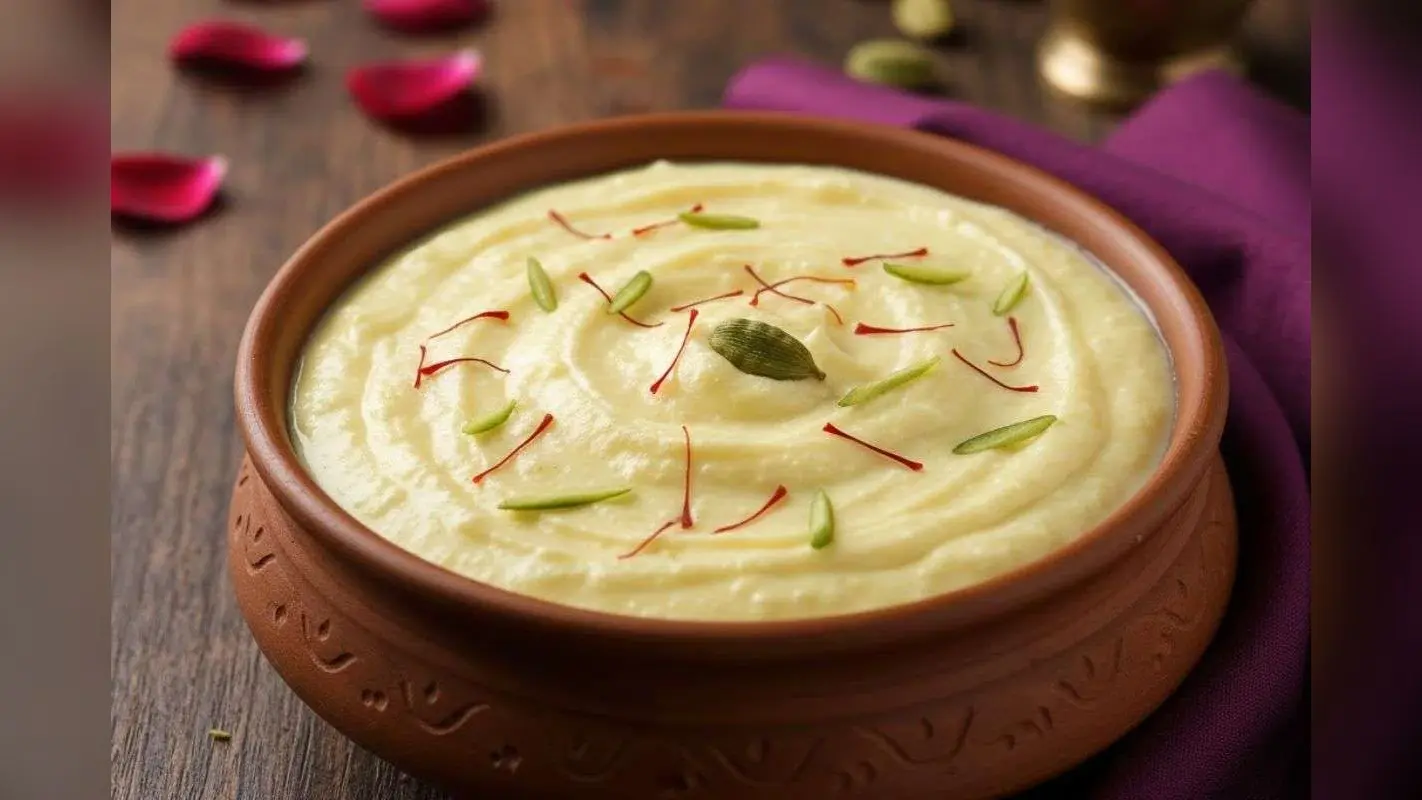 Shrikhand Recipe: घर पर बनाएं बाजार जैसा टेस्टी श्रीखंड, बिना देर किए नोट करें रेसिपी