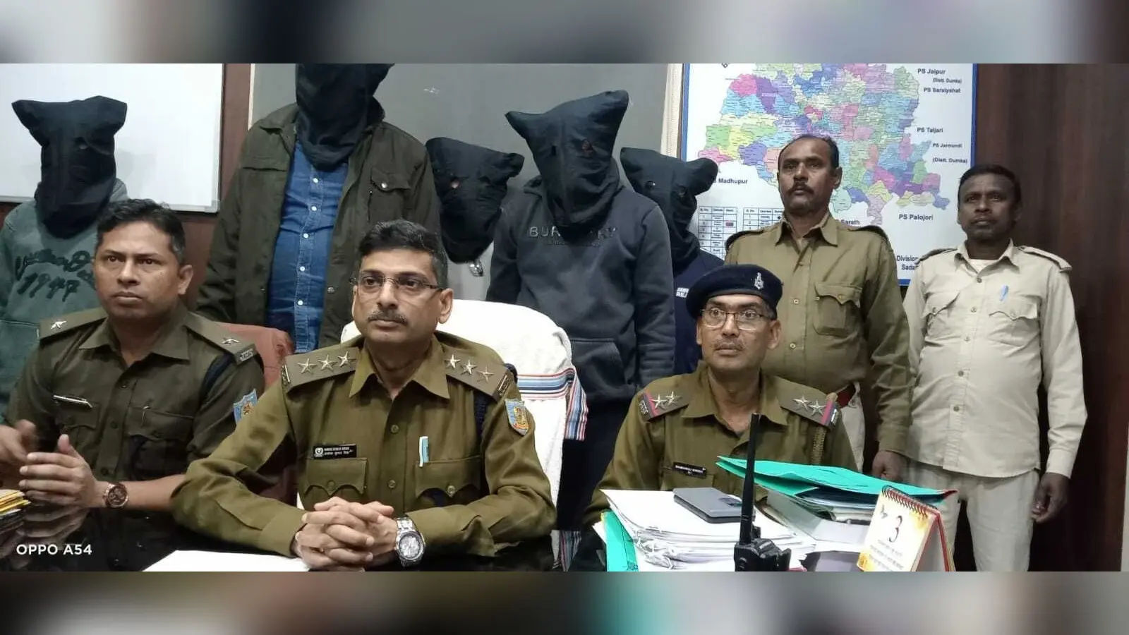 Deoghar news : क्रूड ऑयल चोरी करने वाले अंतरराज्यीय गिरोह का पर्दाफाश, पांच संदिग्ध गिरफ्तार