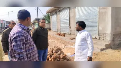 ग्रेन गोला बैंक जमीन की जांच को पहुंचे एसडीओ