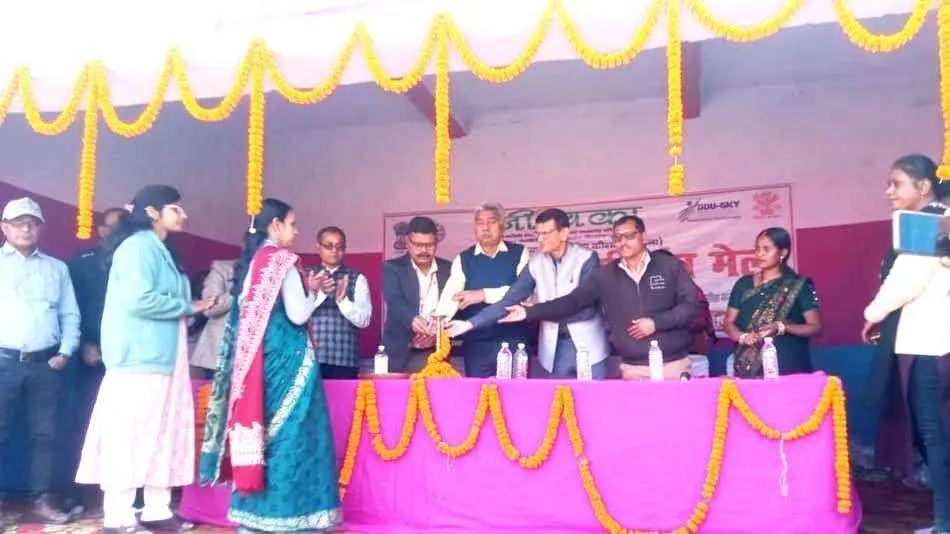जीविका के रोजगार सह मार्गदर्शन मेले में 87 युवाओं को मिला नियुक्ति पत्र