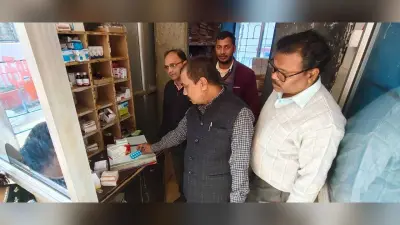 बीडीओ ने कस्तूरबा में छात्राओं की उपस्थिति की जांच की