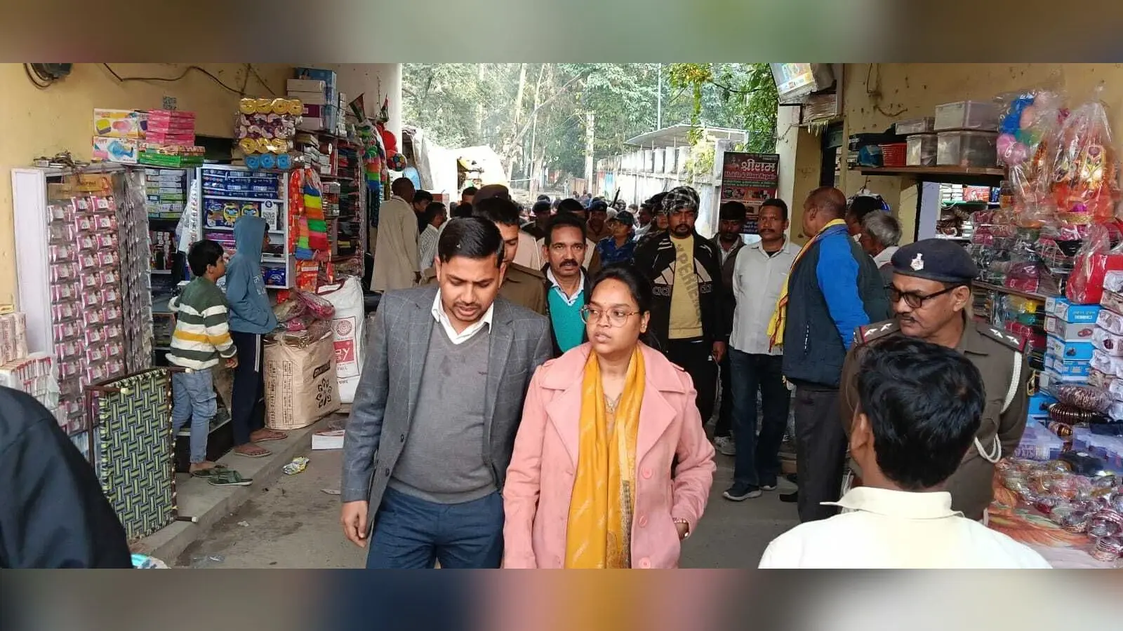 रामगढ़ में अतिक्रमण हटाओ अभियान के दौरान इओ ने 13490 रुपये वसूला जुर्माना