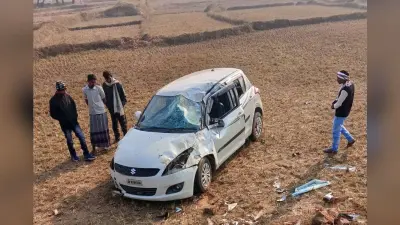 Giridih News :धनबाद से देवघर जा रही कार पलटी, आधा दर्जन घायल