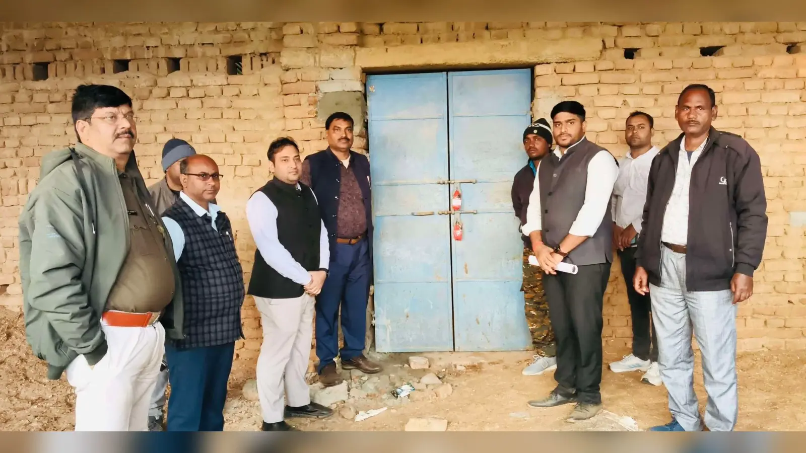 Giridih News :केवटाटांड़ में माइका गोदामों को किया गया सील