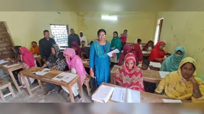 बुनियादी साक्षरता परीक्षा में शामिल हुईं नवसाक्षर