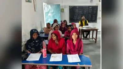 उत्सवी माहौल में बुनियादी साक्षरता परीक्षा संपन्न