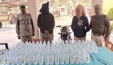 185 बोतल शराब के साथ दो गिरफ्तार, बाइक जब्त