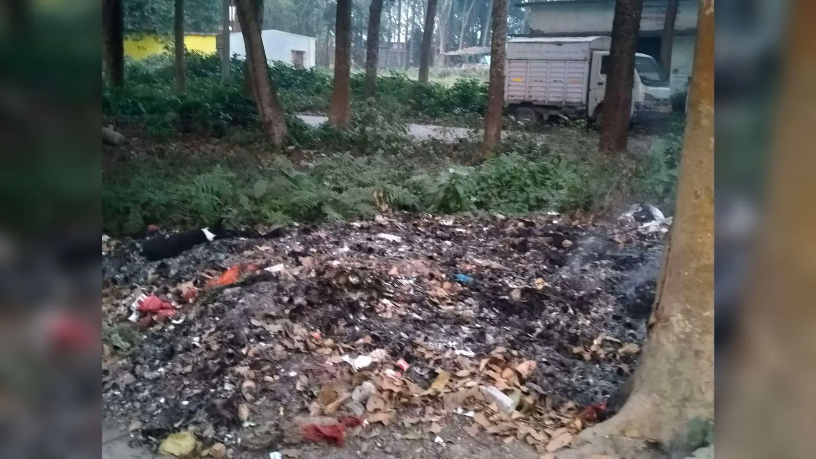 सीएचसी में गंदगी का अंबार, संक्रमण की आशंका