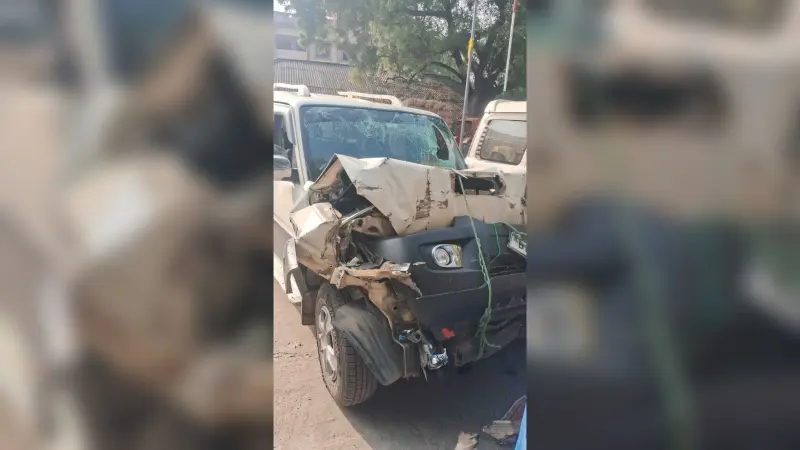sasaram News : स्काॅर्पियो ने धान लदे ट्रैक्टर ट्राॅली में मारी टक्कर, मजदूर की मौत, पांच घायल