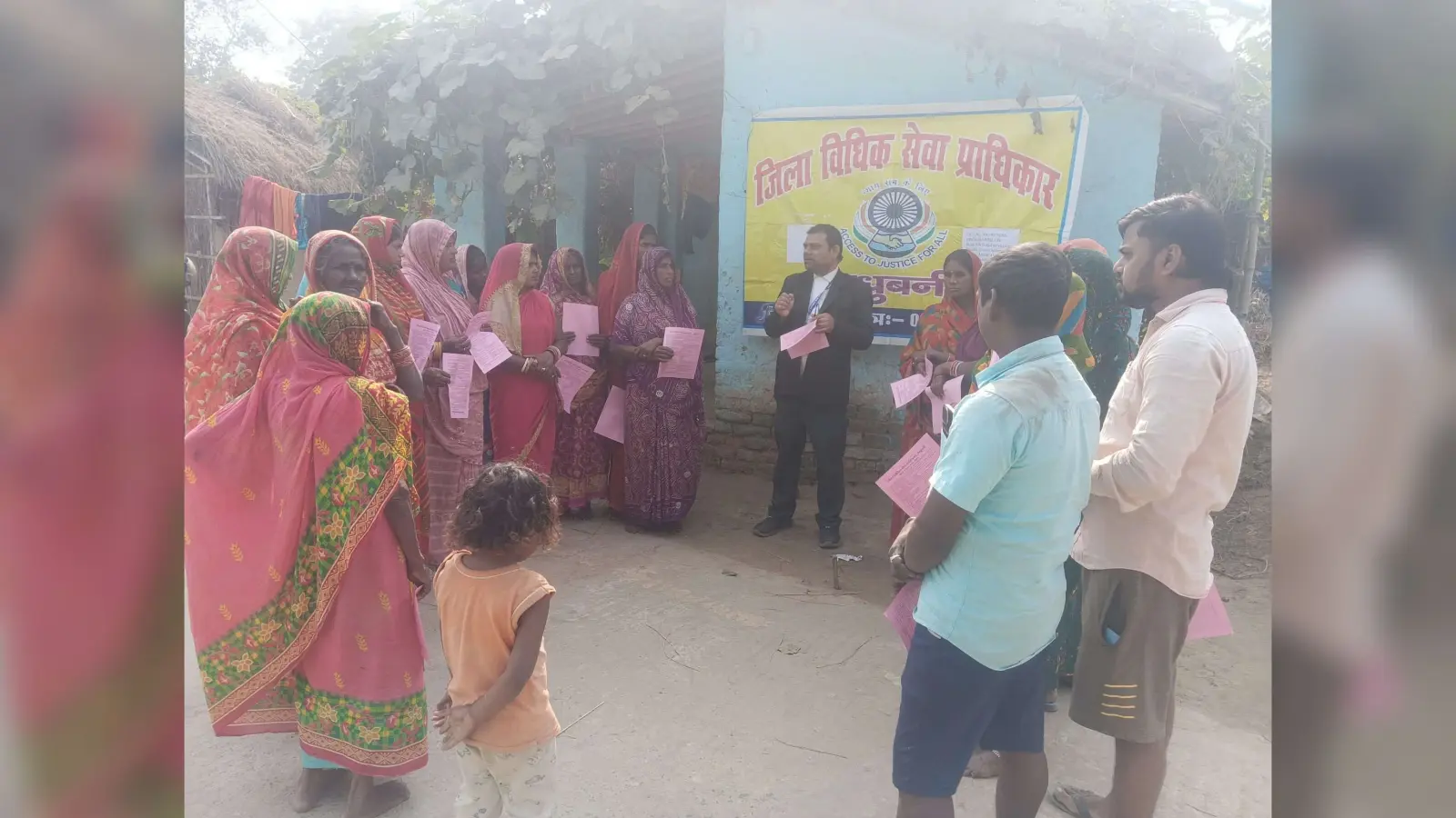 Madhubani News : शिविर में प्राधिकार का उद्देश्य बताया