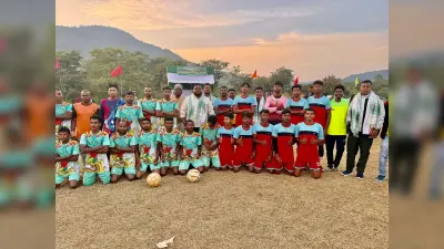 Chaibasa News : पुरुष में अजय ब्रदर्स व महिला में वाटर फ्लाइ एफसी विजेता