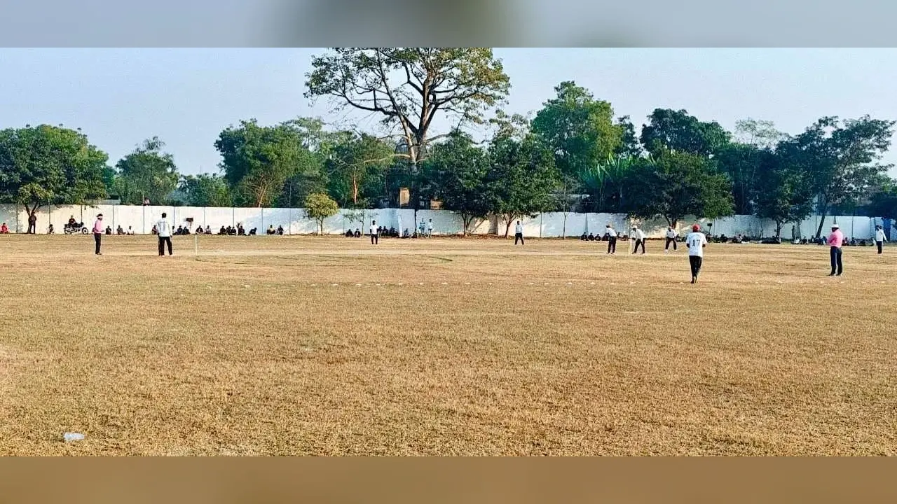 East Singhbhum News : जमशेदपुर टाइटंस व भूमिपुत्र धरमबहाल जीते