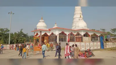 East Singhbhum News : गालूडीह : सैलानियों से गुलजार रहे डैम और माता वैष्णो देवी धाम