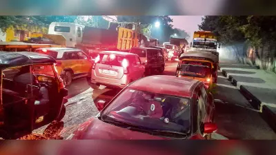 Jamshedpur News : बर्मामाइंस : भारी वाहनों के बेतरतीब परिचालन से सुनसुनिया गेट से बर्मामांइस गोलचक्कर तक लगा जाम, कई की छूटी ट्रेन