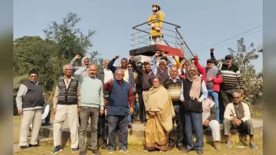 Bokaro News : बीएसएल प्रबंधन न ग्रेच्युटी की राशि दे रहा है और न आवास में रहने की अनुमति