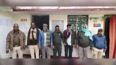 स्कार्पियो से 2.25 लीटर शराब बरामद, चार युवक गिरफ्तार