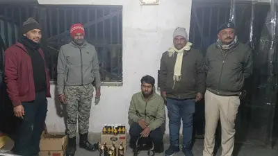 सदर अस्पताल के गेट के पास शराब तस्करी का खुलासा, 23 लीटर शराब के साथ युवक धराया