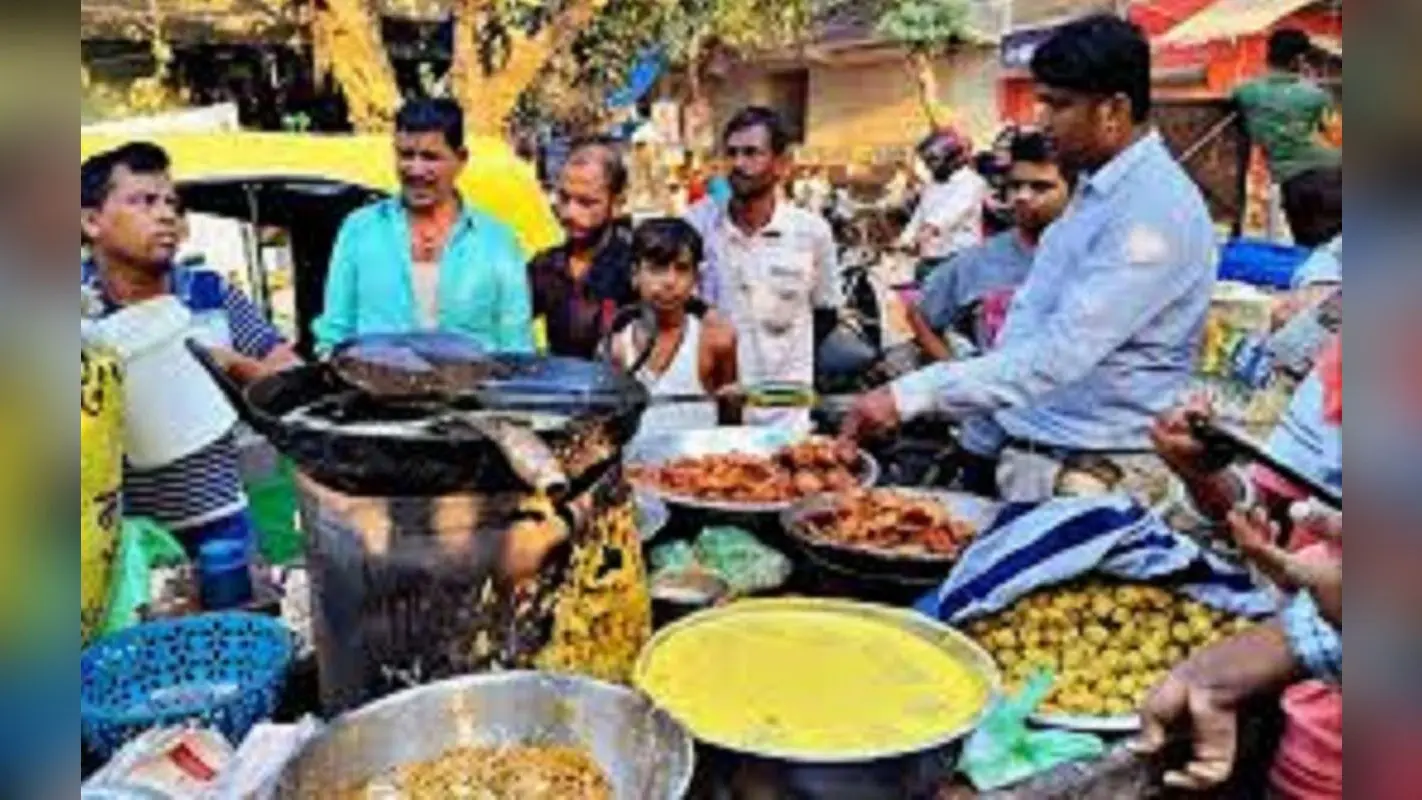 Bihar News: रोजना डेढ़ करोड़ का खाना सड़क पर खा जाते हैं इस शहर के लोग, 10 वर्षों में स्ट्रीट फूड कल्चर का बढ़ा ट्रेंड