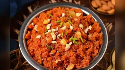 Gajar Ka Halwa Recipe: सर्दियों की खास मिठास, घर पर बनाएं परफेक्ट और रिच टेस्ट वाला गाजर का हलवा