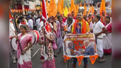 Gita Path in Kolkata: कोलकाता में भव्य सामूहिक गीता पाठ का आयोजन, देखें वीडियो