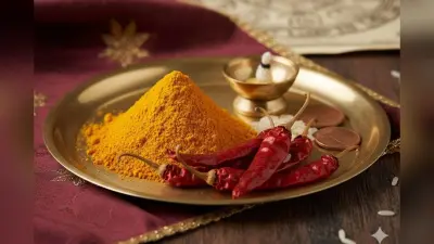 Haldi Mirchi Upay: किचन की हल्दी–मिर्ची बन सकती है विनाश रोकने का उपाय, ना जानना पड़ सकता है भारी !