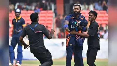 हार्दिक पांड्या के लिए पागल हुए फैंस, सुरक्षा के कारण दूसरे स्टेडियम में शिफ्ट करना पड़ा SMAT का मैच