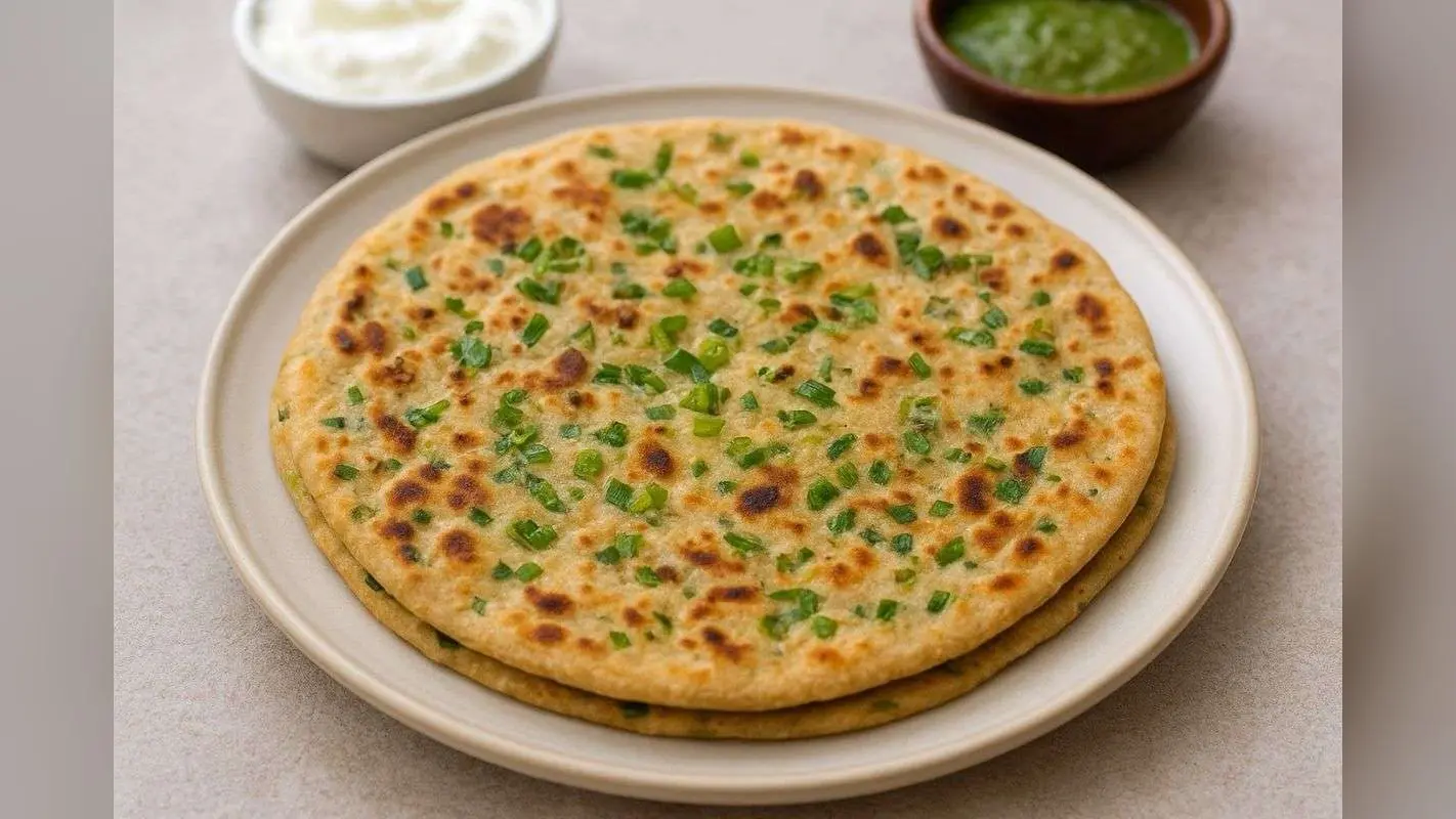 Hare Pyaz Ka Paratha: नाश्ते में बनाएं हरे प्याज का कुरकुरा पराठा, स्वाद ऐसा कि हर कोई मांगे दोबारा