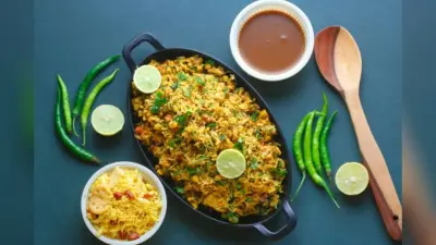 Batata Poha Recipe: हेल्दी और मजेदार ब्रेकफास्ट के लिए ट्राई करें बटाटा पोहा, खाकर बच्चे भी हो जाएंगे खुश