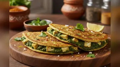 Palak Paneer Chilla Recipe: ब्रेकफास्ट में कुछ डिफरेंट खाने के लिए ट्राई करें पालक पनीर चीला, फटाफट नोट करें रेसिपी