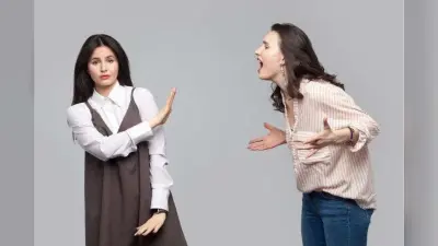 How to Handle Toxic People: टॉक्सिक लोगों की नेगेटिविटी से खुद को बचाने के लिए अपनाएं ये स्मार्ट और असरदार तरीके