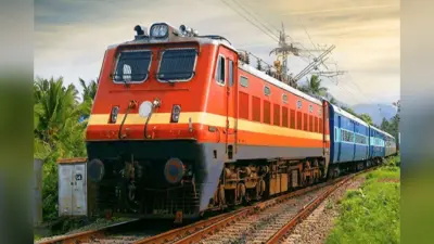 PNR में एक टिकट कन्फर्म और एक वेटिंग तो क्या ट्रेन में कर सकते हैं सफर? जानें रेलवे का नियम