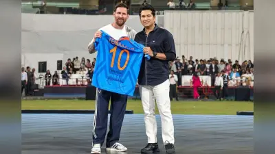 सचिन तेंदुलकर ने Lionel Messi को गिफ्ट की अपनी 10 नंबर जर्सी, GOAT से मिले GOAT
