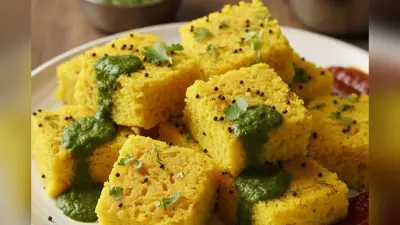 Makai Dhokla Recipe: घर पर बनाकर ट्राई करें मुलायम और स्पंजी मकई ढोकला, जानें स्टेप-बाय-स्टेप रेसिपी