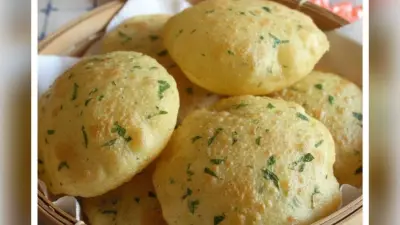 Masala Methi Puri Recipe: सफर के लिए बेस्ट मसाला मेथी पूरी, देर तक नहीं होती खराब