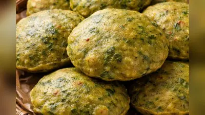 Masala Palak Poori Recipe: बिना ज्यादा तेल के बनाएं मसाला पालक पूरी, हेल्दी भी और टेस्टी भी