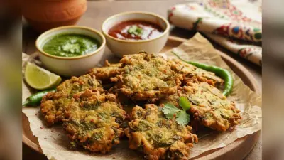 Mooli Patta Pakora Recipe: अब फेंकें नहीं मूली के पत्ते, बनाएं स्वाद से भरपूर कुरकुरे पकौड़े