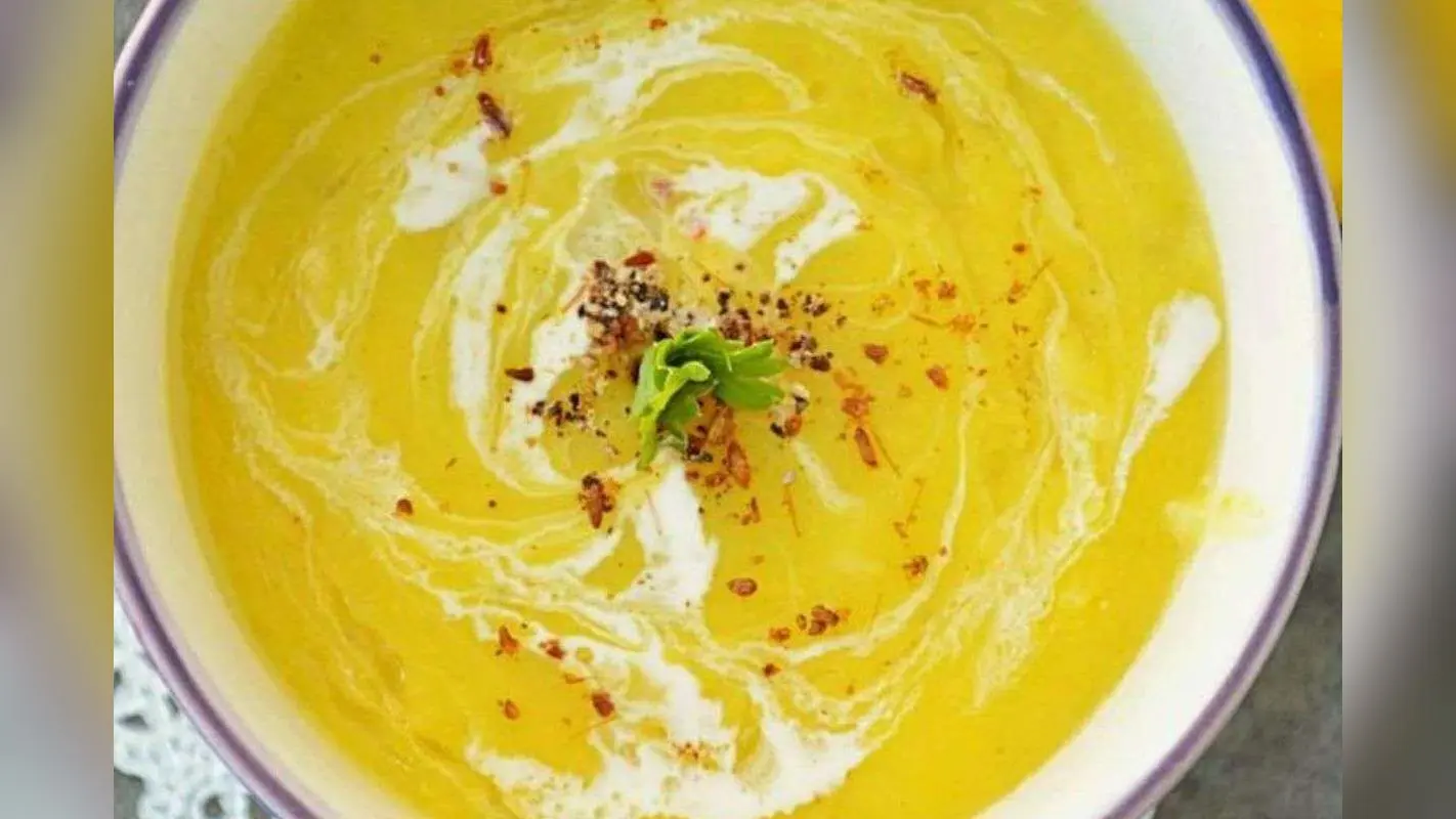 Moong Dal Soup Recipe For Weight Loss: चुटकियों में बनाये प्रोटीन से भरपूर हेल्दी मूंग दाल विंटर सूप
