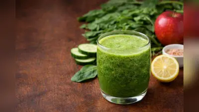 नए साल में खुद को दीजिए एक हेल्दी तोहफा, नोट कीजिए Green Detox drink Recipe