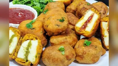 Amritsari Paneer Pakora Recipe: न्यू ईयर सेलिब्रेशन में बनाएं क्रिस्पी अमृतसरी पनीर पकौड़ा
