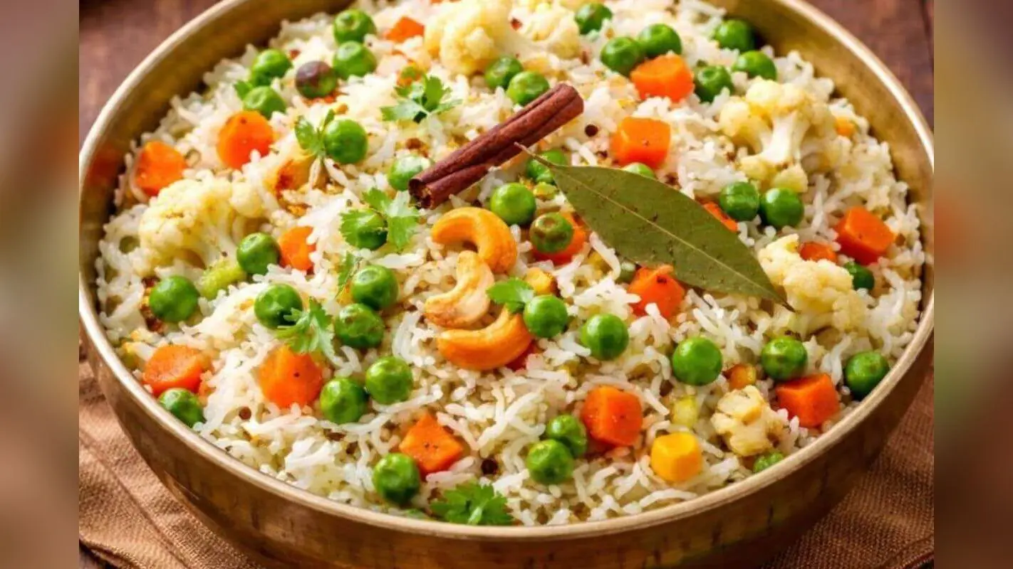 New Year Special Veg Pulao: न्यू ईयर लंच को बनाएं खास, तैयार करें लजीज वेज पुलाव