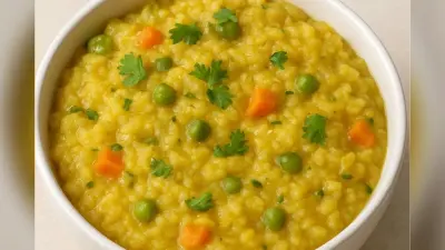 Oil-Free Khichdi Recipe: लंच में चाहिए कुछ हल्का, तैयार करें बिना तेल की टेस्टी खिचड़ी