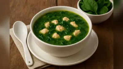 Palak Chicken Soup: ठंड में नॉनवेज का मजा लेना है लेकिन टाइम नहीं? 25 मिनट में बनाएं पालक चिकन सूप