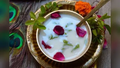 Panchamrit Bhog for Tulsi Mata: तुलसी पूजन दिवस पर मां तुलसी को भोग लगाएं पंचामृत – जानें पंचामृत बनाने का सही तरीका